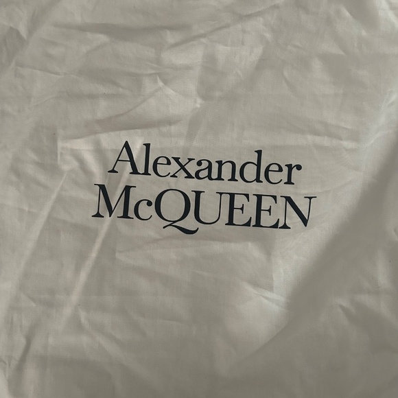 Alexander McQueen handbag - Picture 2 of 12